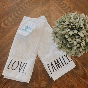Rae Dunn Love and Family Hand Towels